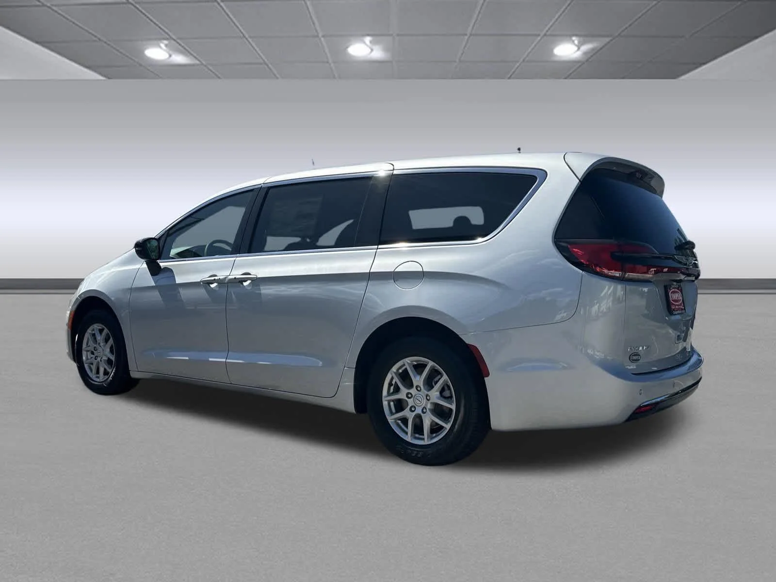 New 2026 Silver Mist Clear-Coat Exterior Paint Chrysler Select image 3