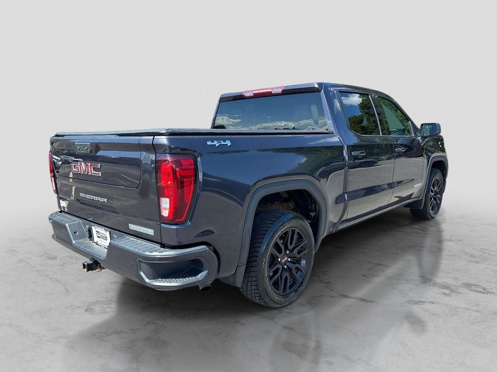 Used 2022 Silver GMC Elevation image 5