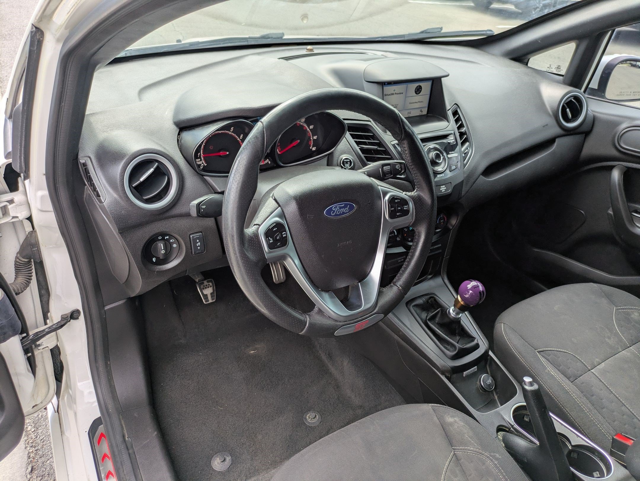 Used 2019 White Platinum Clearcoat Metallic Ford ST image 13