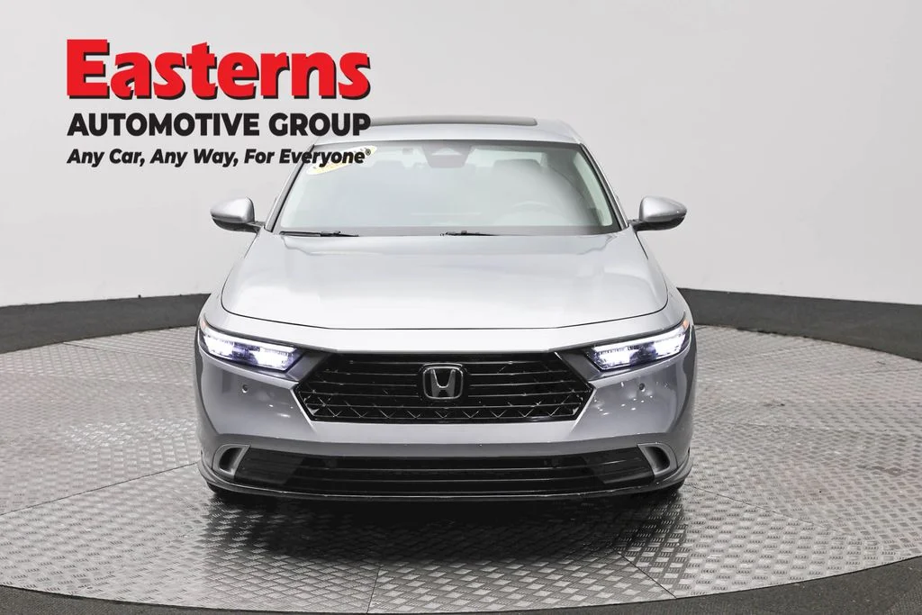 Used 2025 Silver Honda EX-L image 2