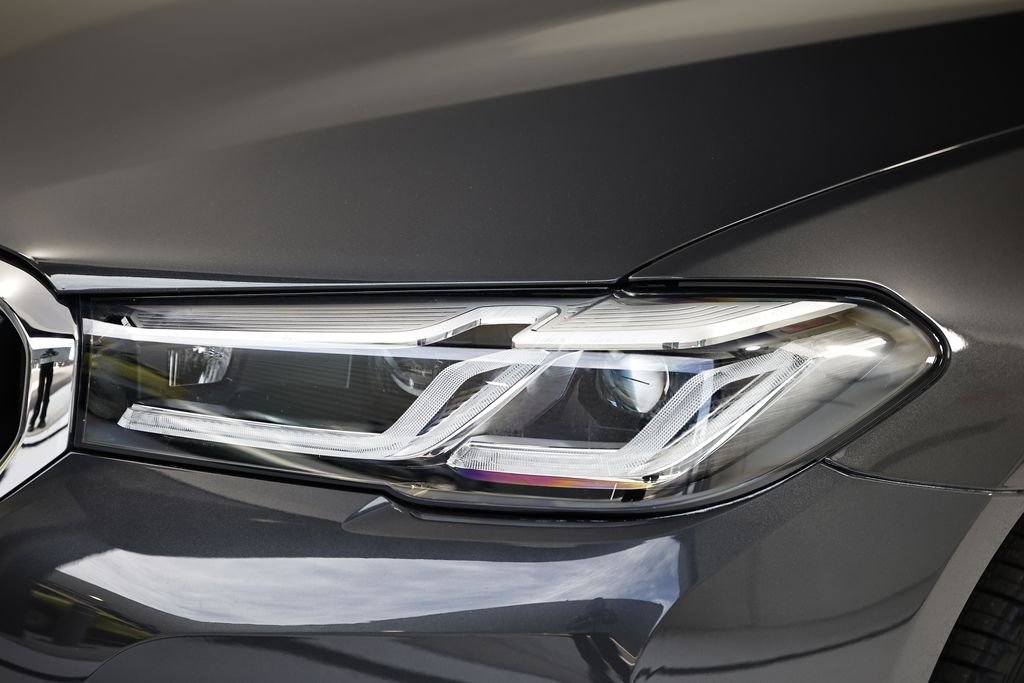 2023 BMW 5 Series 540i - Photo 9