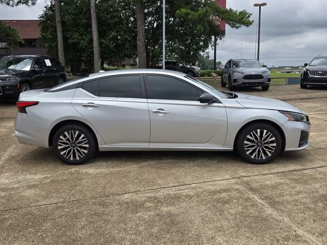 Used 2024 Brilliant Silver Metallic Nissan 2.5 SV image 4