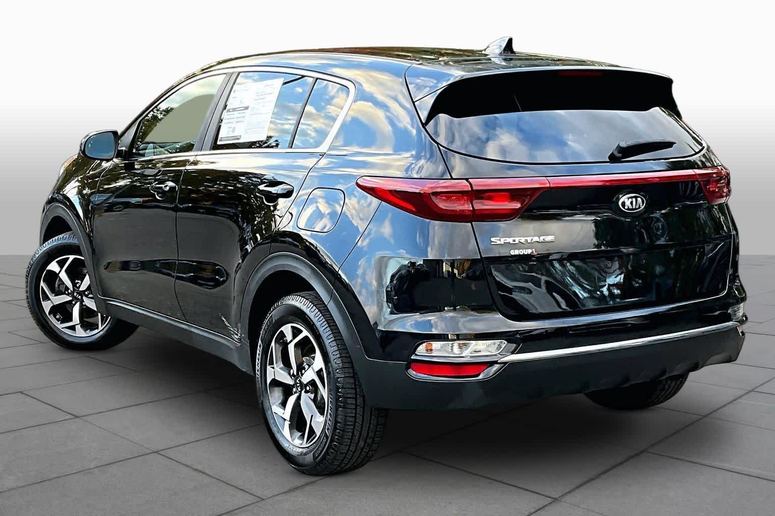 Used 2020 Black Cherry Pearl Kia LX image 12