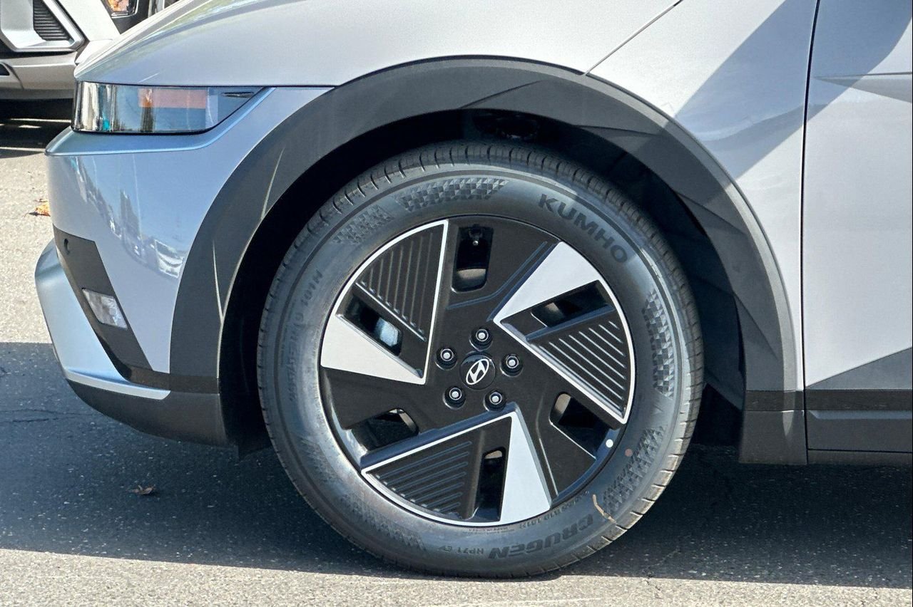 New 2026 Cyber Gray Hyundai SEL image 26