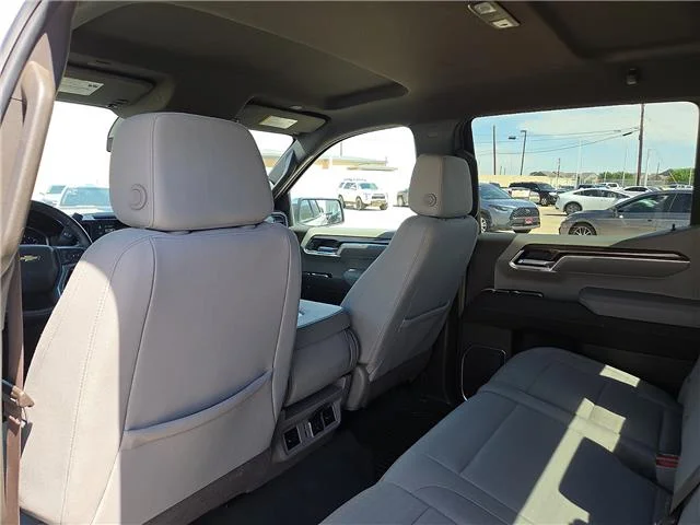 Used 2025 Summit White Chevrolet LT w/1LT 4x2 Crew Cab 5.75 ft. box 147.4 in. WB image 11