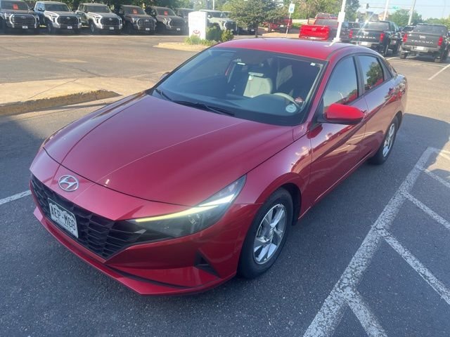 Used 2021 Red Hyundai SE image 2
