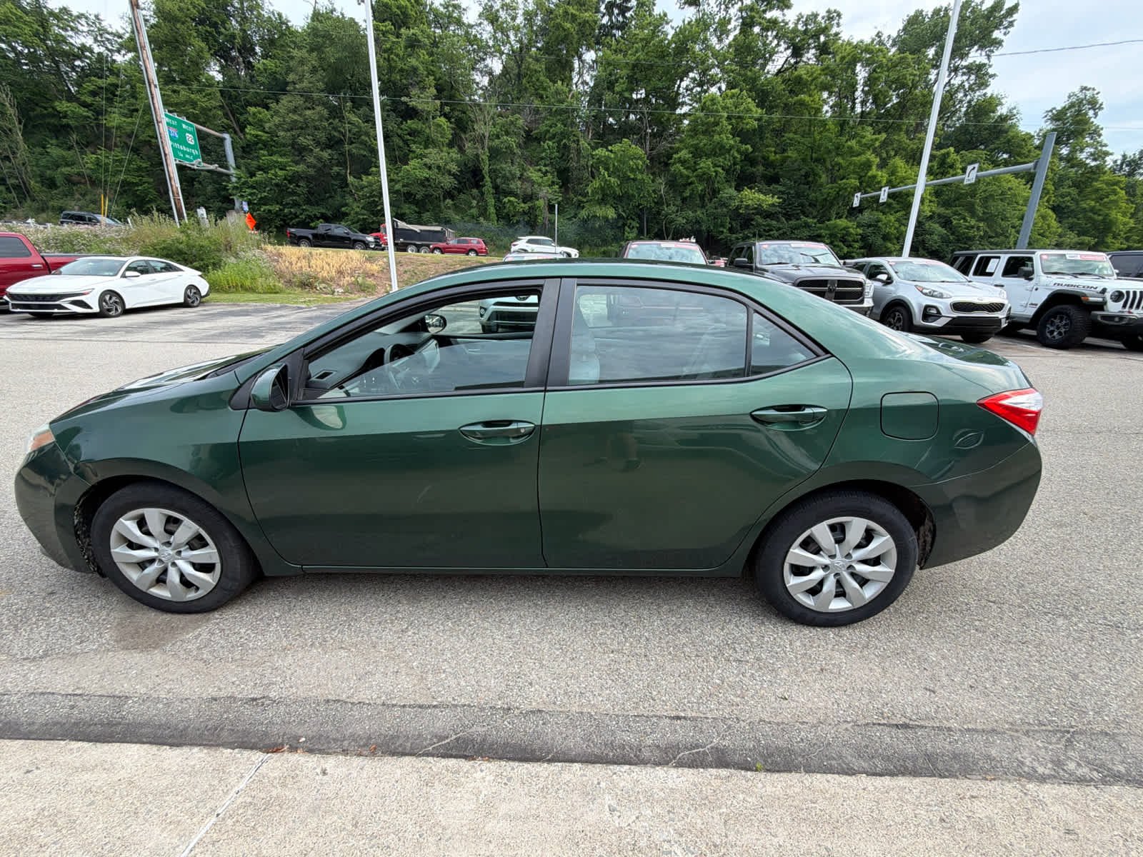 Used 2015  Toyota L image 5