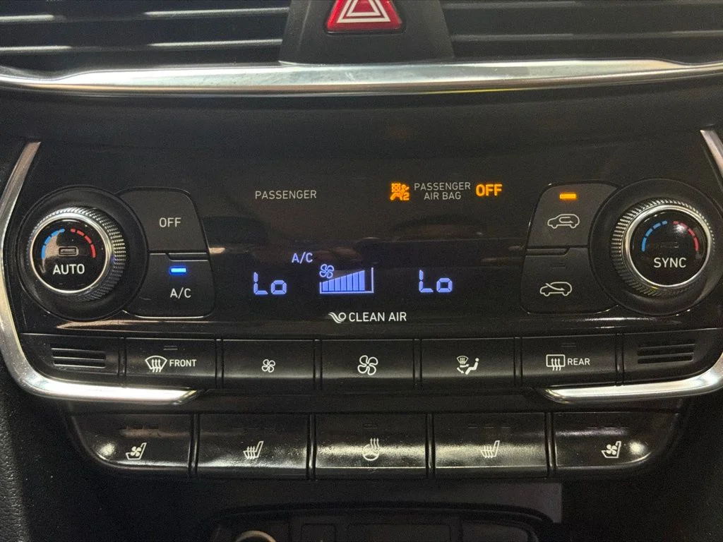Used 2020 Quartz White Hyundai Limited image 16