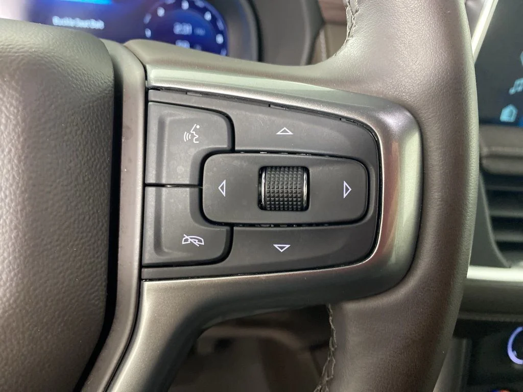 Used 2023 Gray Chevrolet Z71 image 21