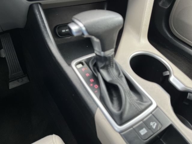 Used 2020 Red Kia LX image 22
