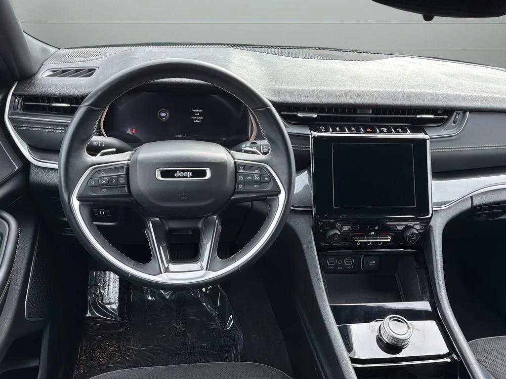 Used 2021 White Jeep Altitude image 12