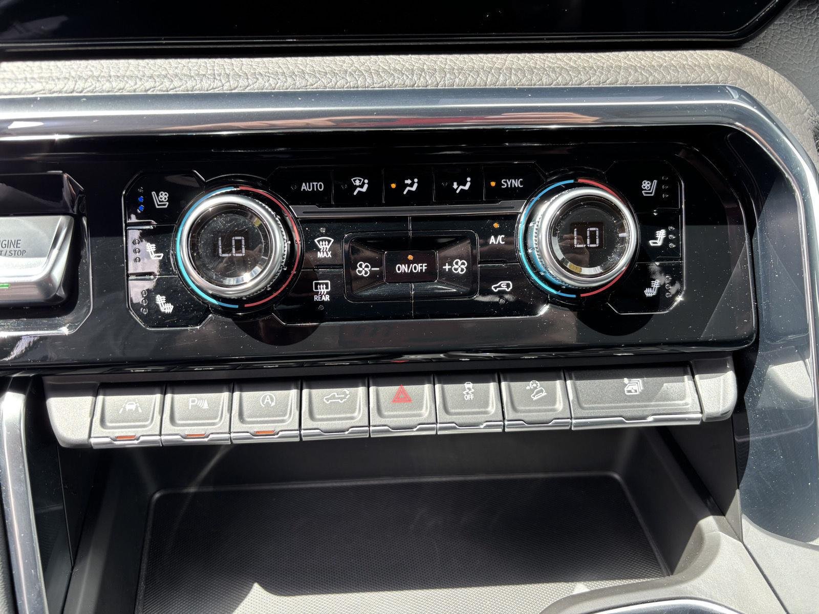 Used 2024 Onyx Black GMC Denali image 25