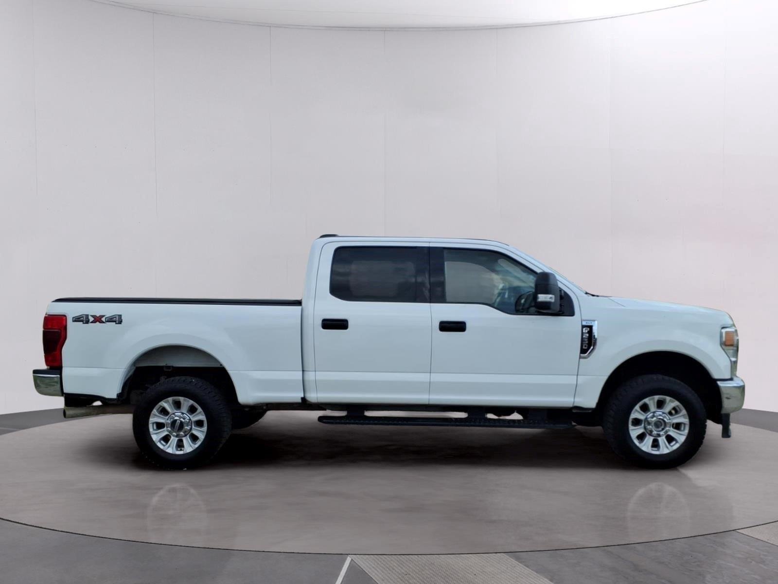 Used 2021 Oxford White Ford XLT image 8