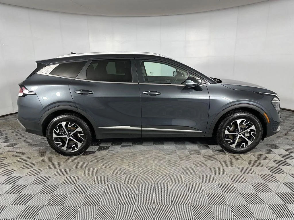 Used 2025 Gravity Gray Kia EX image 27