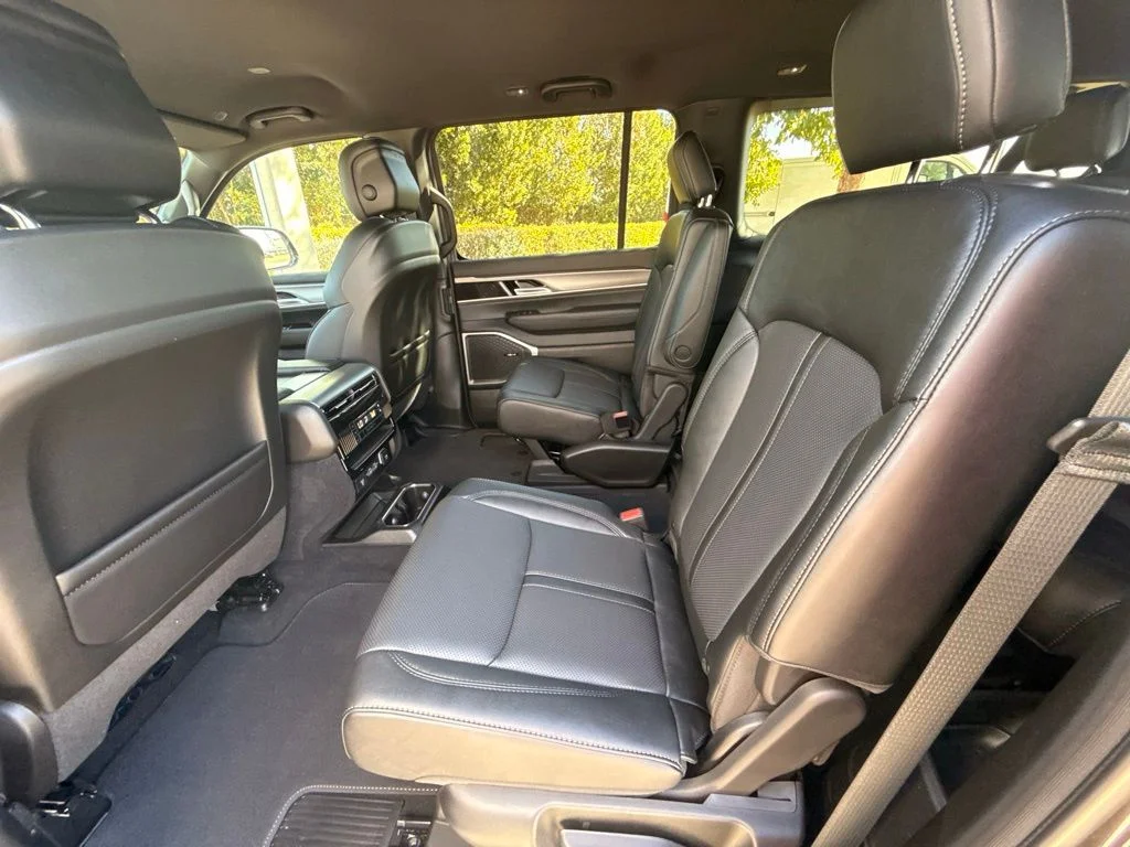 New 2026 Baltic Gray Metallic Clearcoat Jeep Limited Altitude image 26