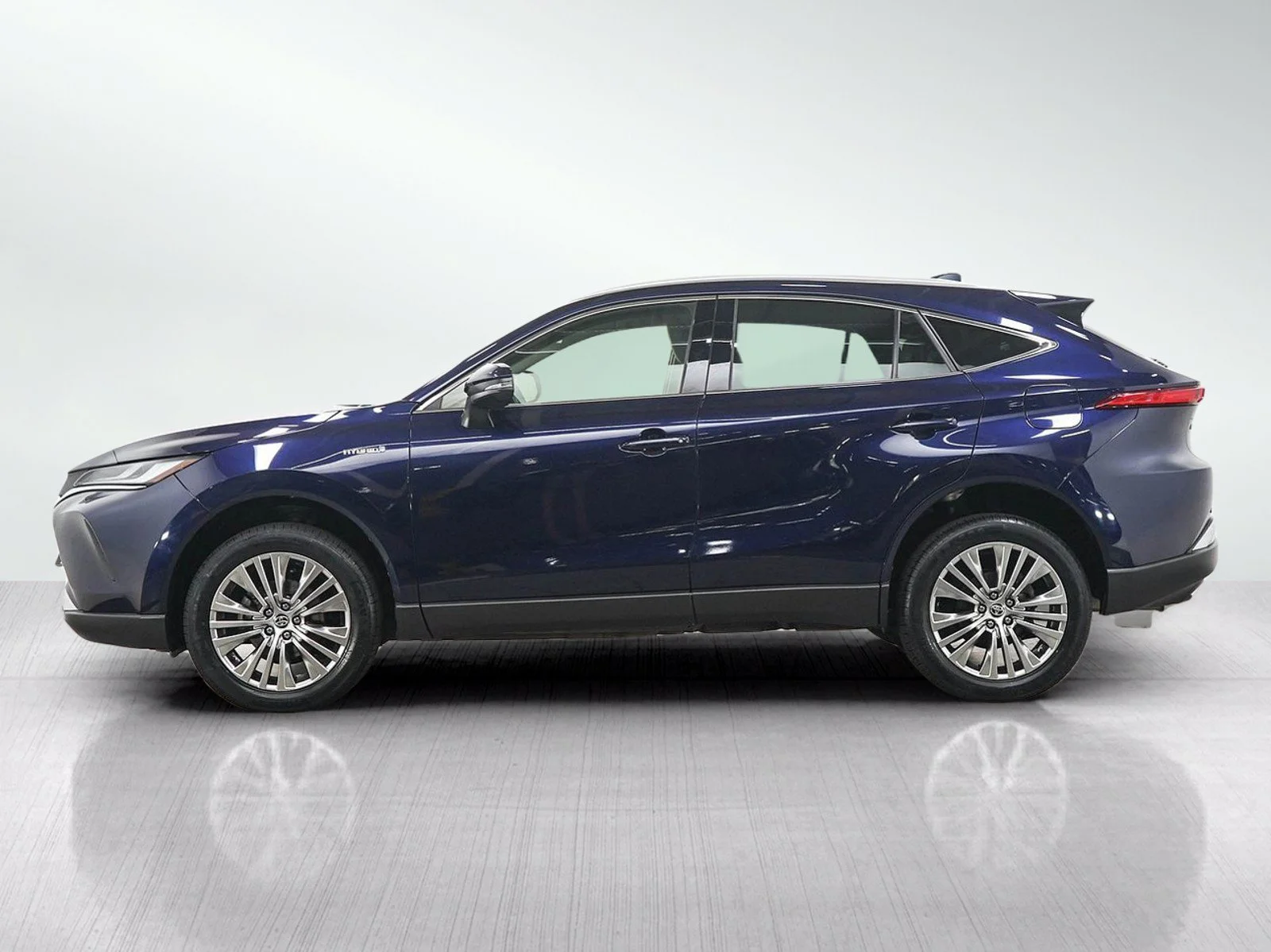 Used 2021 Toyota Venza XLE with VIN JTEAAAAH9MJ018536 for sale in White Bear Lake, Minnesota