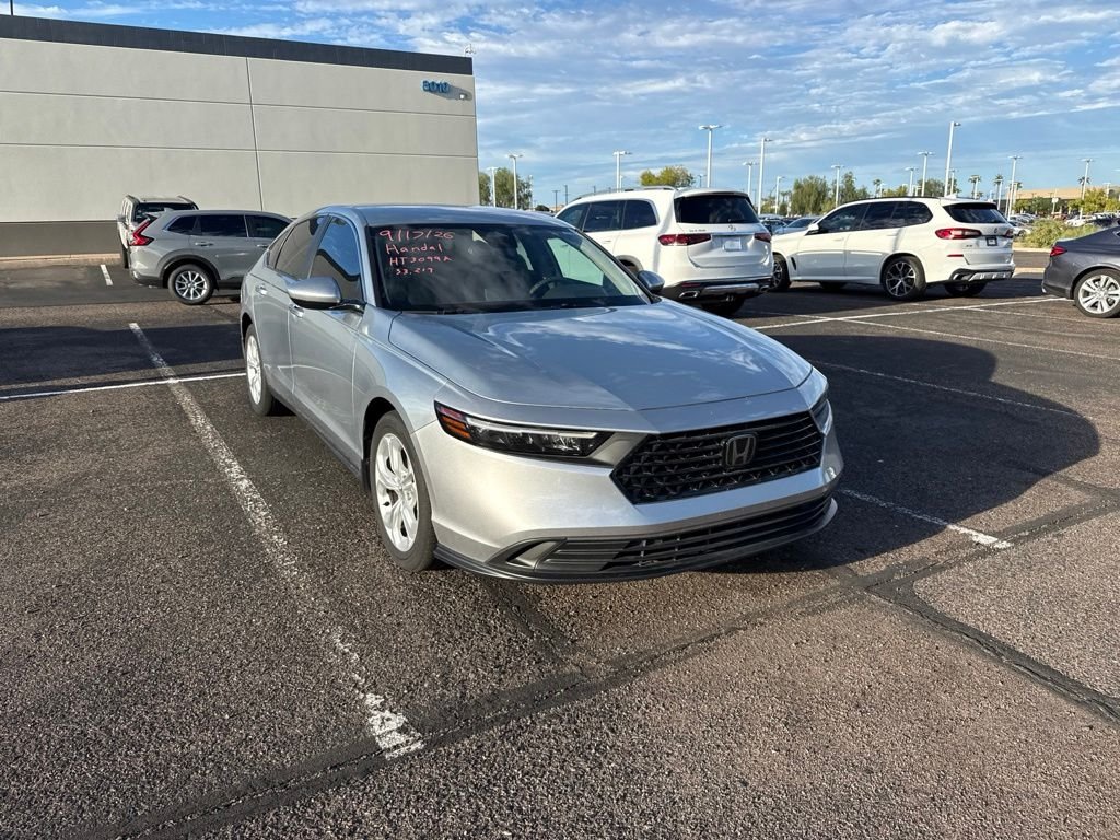Used 2024 Solar Silver Metallic Honda LX image 3