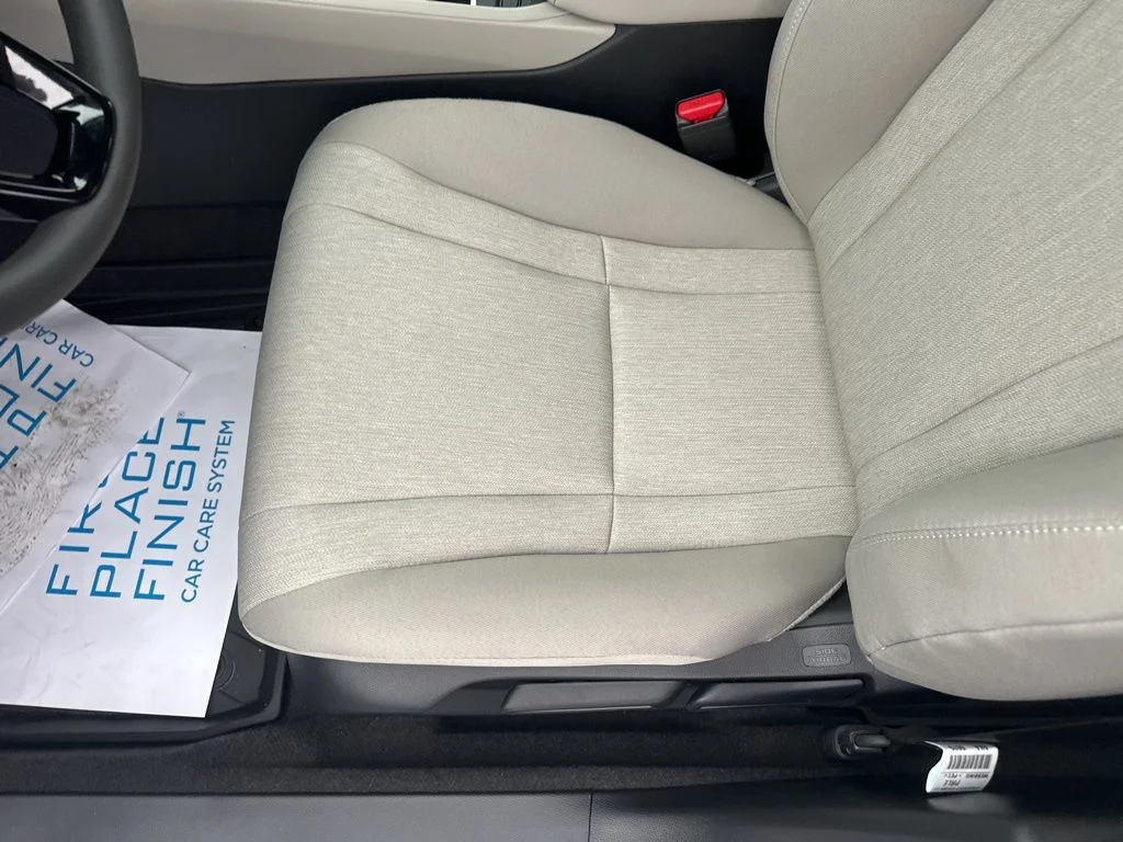 New 2026 Platinum White Pearl Honda LX image 25