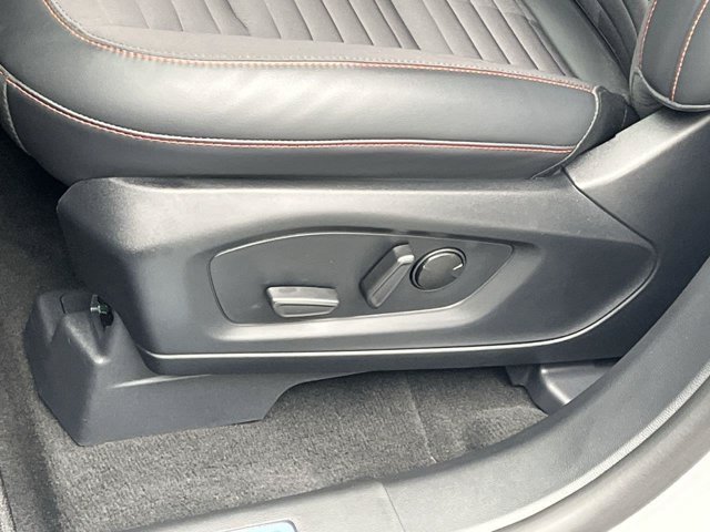 Used 2026 Space White Metallic Ford ST-Line image 11