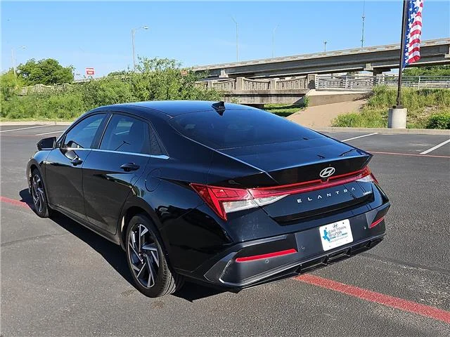 Used 2024 Black Hyundai Limited (IVT) image 3