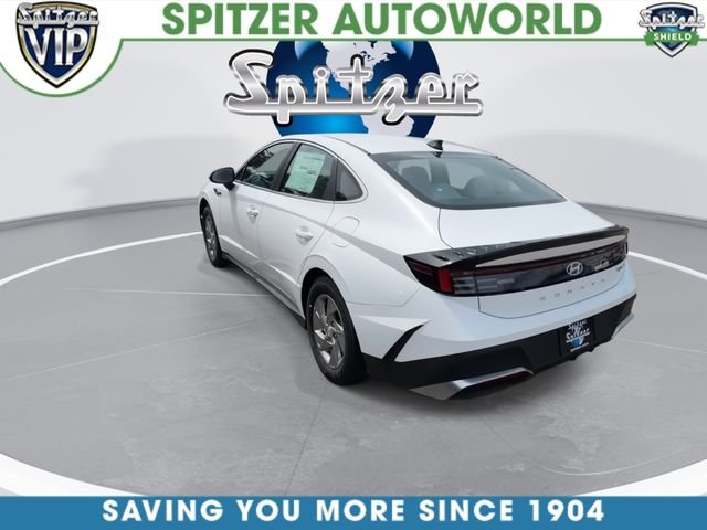New 2026 White Hyundai SE image 33