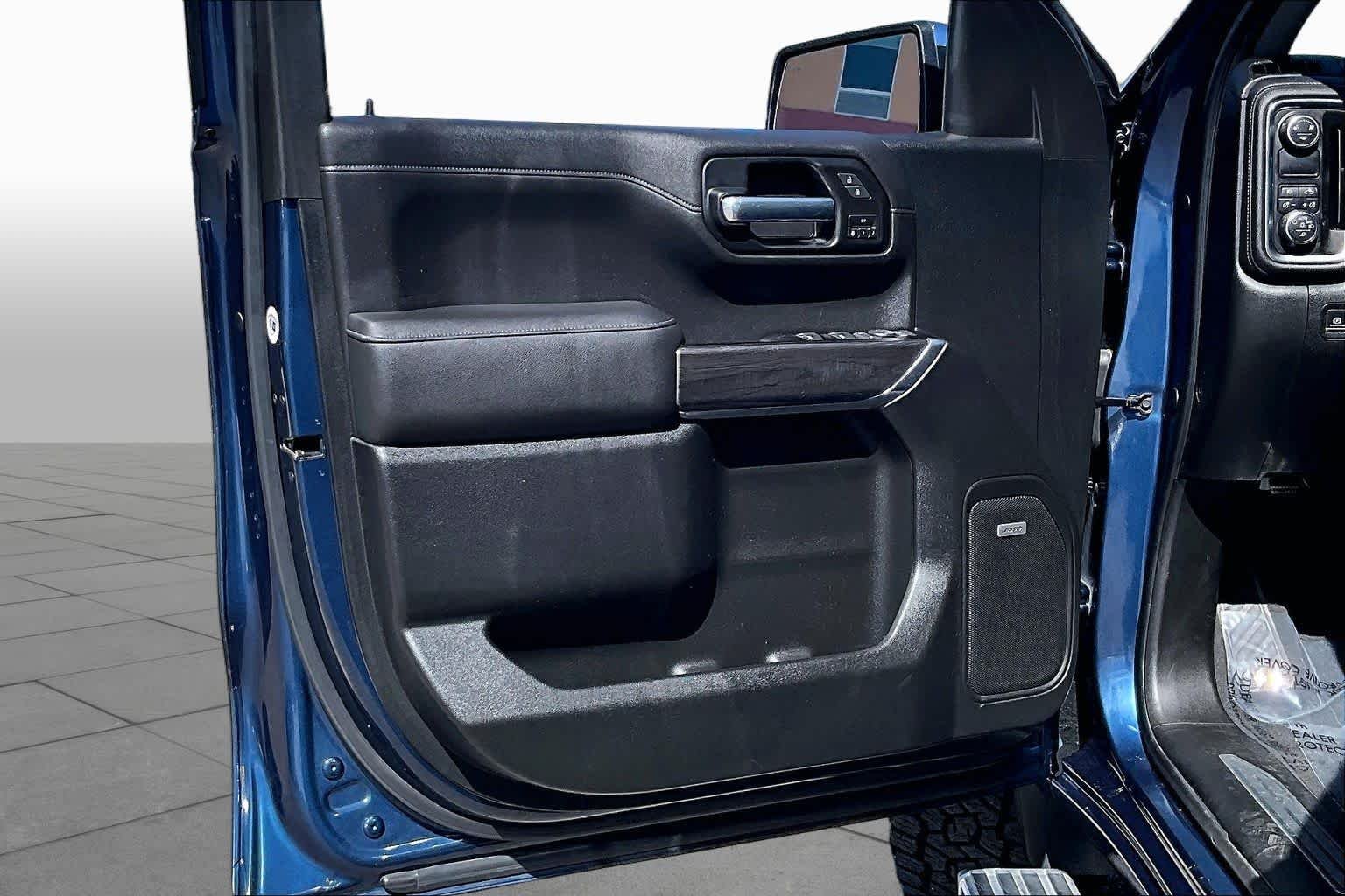 Used 2019 Northsky Blue Metallic Chevrolet LTZ image 21