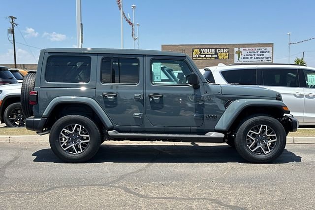 New 2026 Anvil Clear-Coat Exterior Paint Jeep Sahara image 2