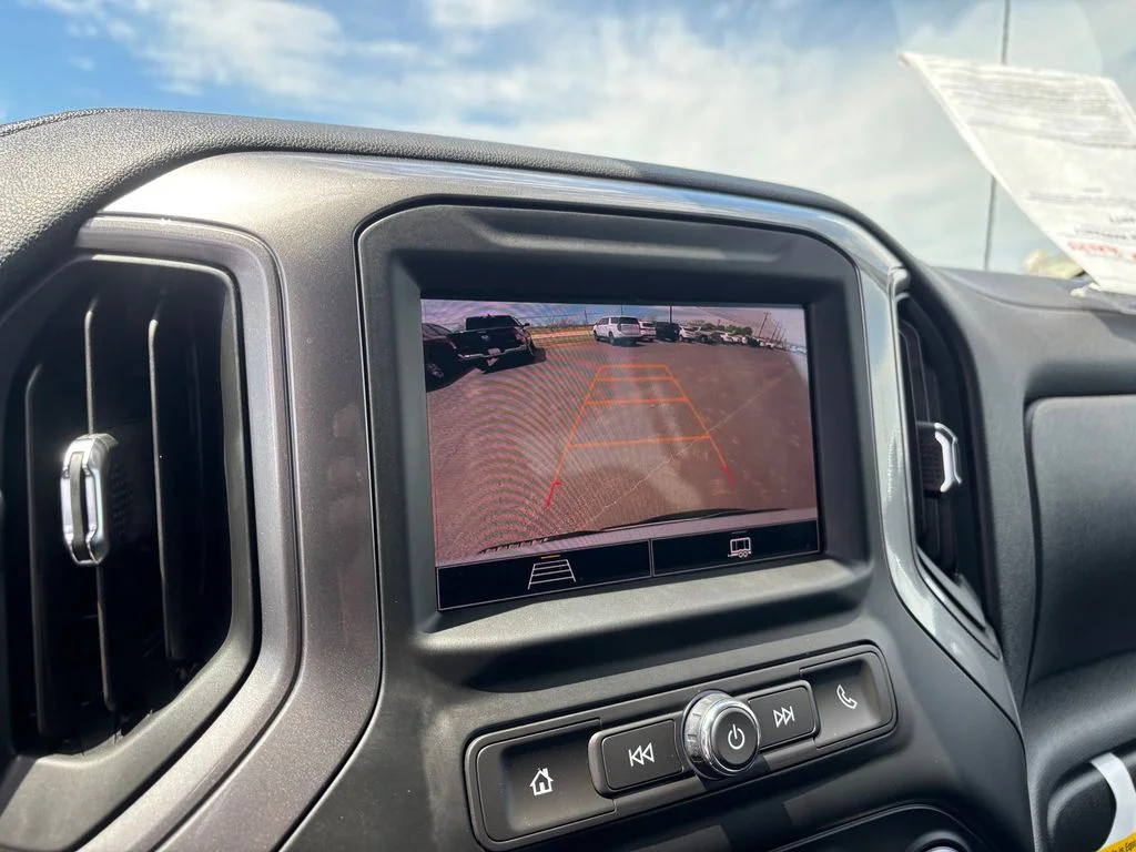 Used 2025 White Chevrolet Custom image 18