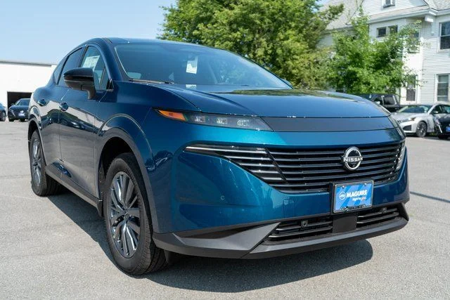 New 2026 Blue Nissan SL image 4