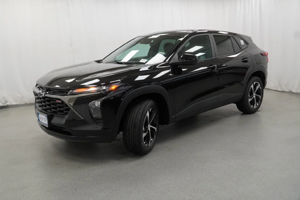 New 2026 Mosaic Black Metallic Chevrolet 1RS image 19