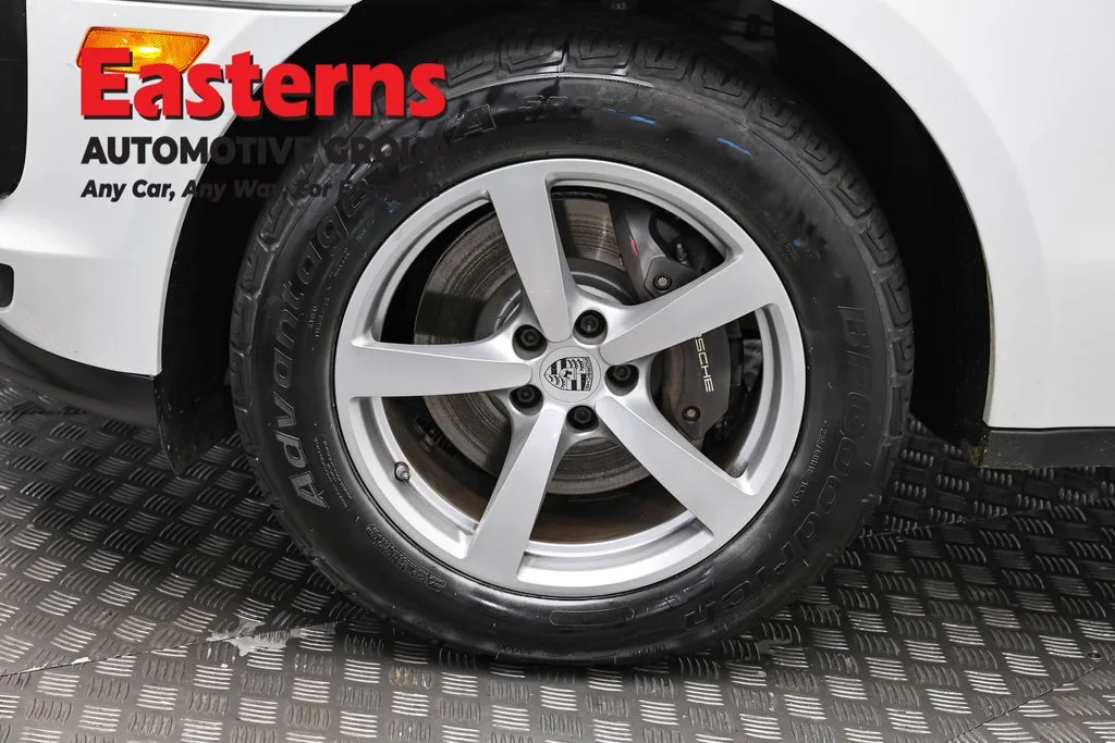 Used 2021 White Porsche Base image 38