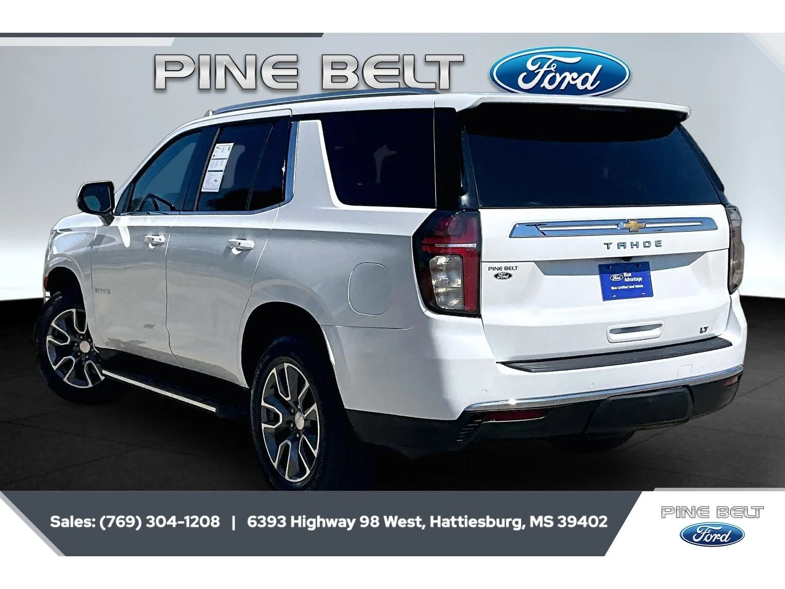 Certified Used 2022 Iridescent Pearl Tricoat Chevrolet LT image 2