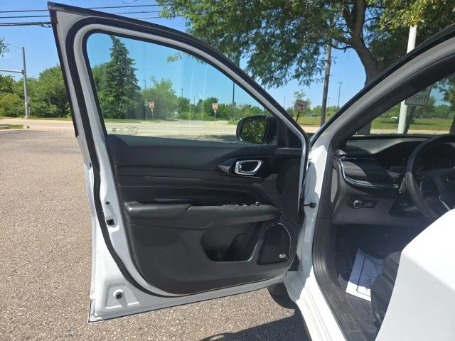 Used 2022 Bright White Clearcoat Jeep Limited image 15