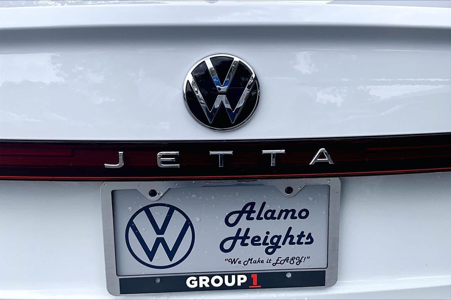 New 2026 Pure White Volkswagen 1.5T Sport image 15