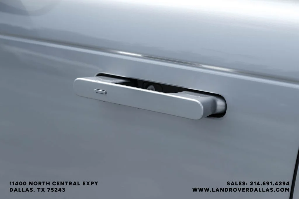 Used 2023 Silver Land Rover SE image 39