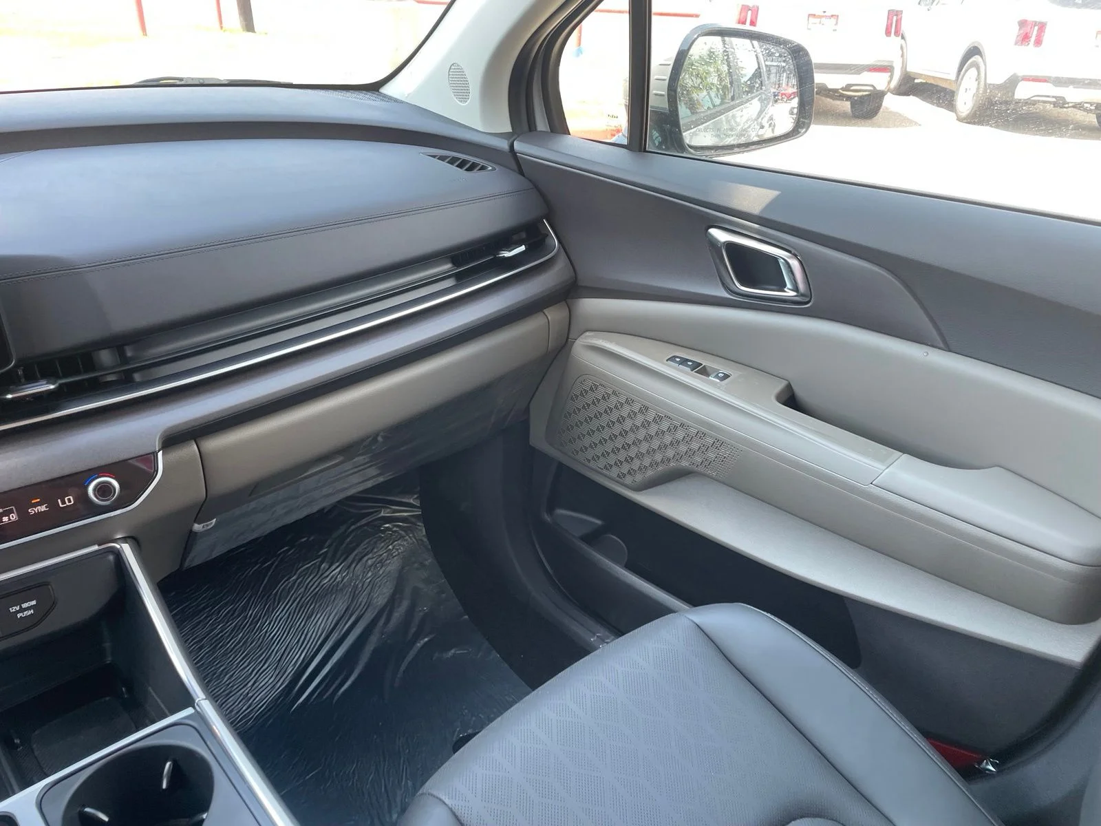 New 2026 White Kia EX image 20