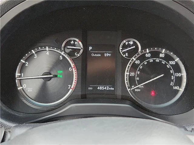 Used 2022 White Lexus 4x4 image 18
