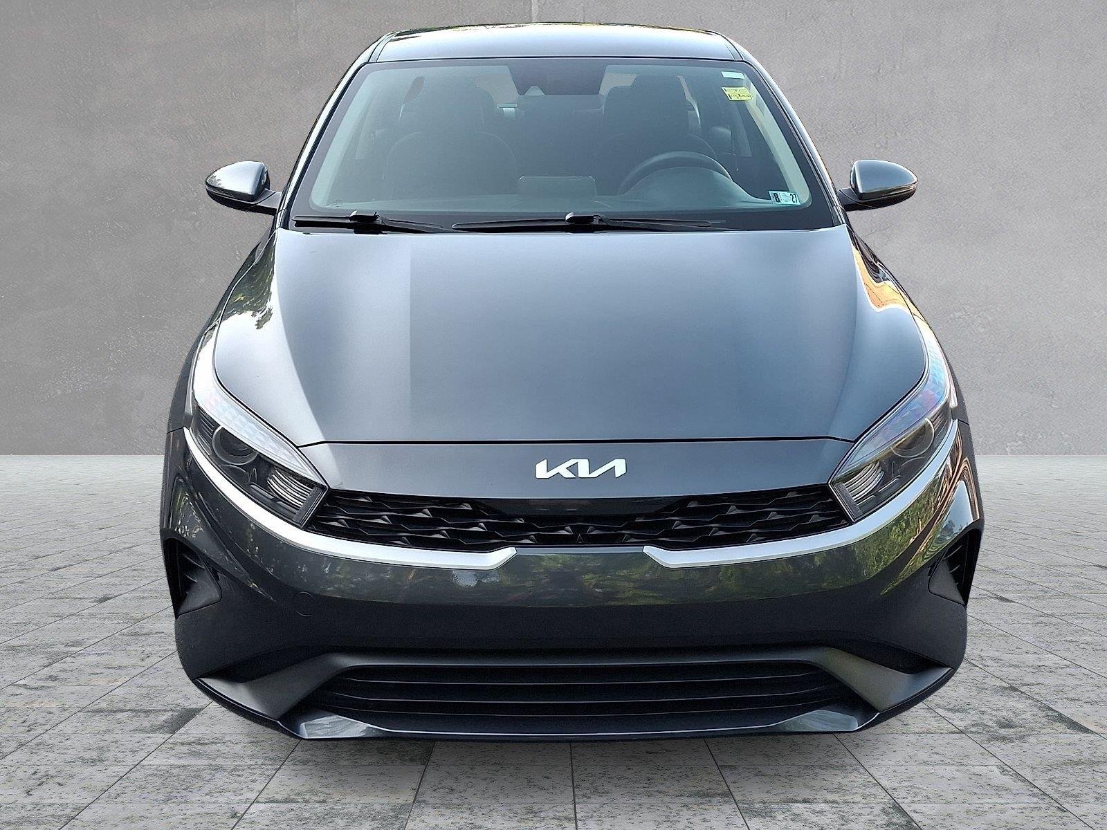 Used 2023 Gravity Gray Kia LXS image 2