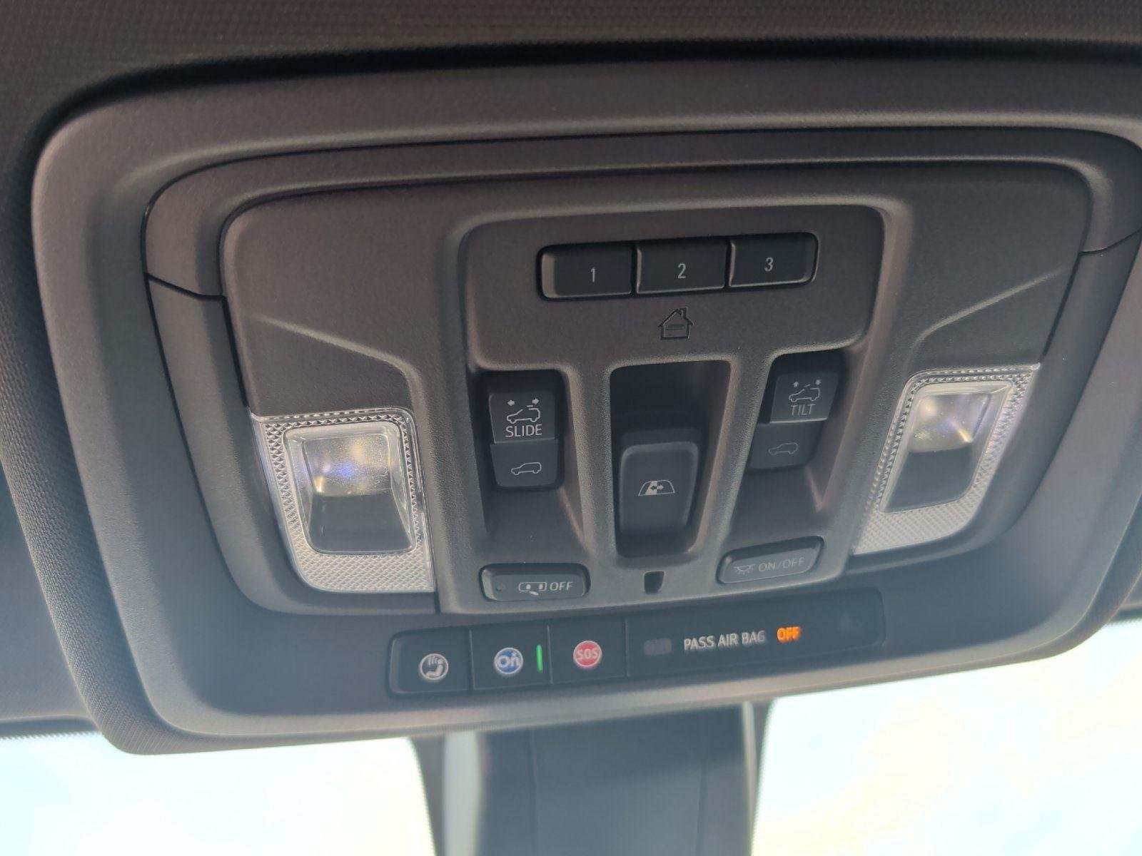Used 2020 White Frost Tricoat GMC Denali image 30