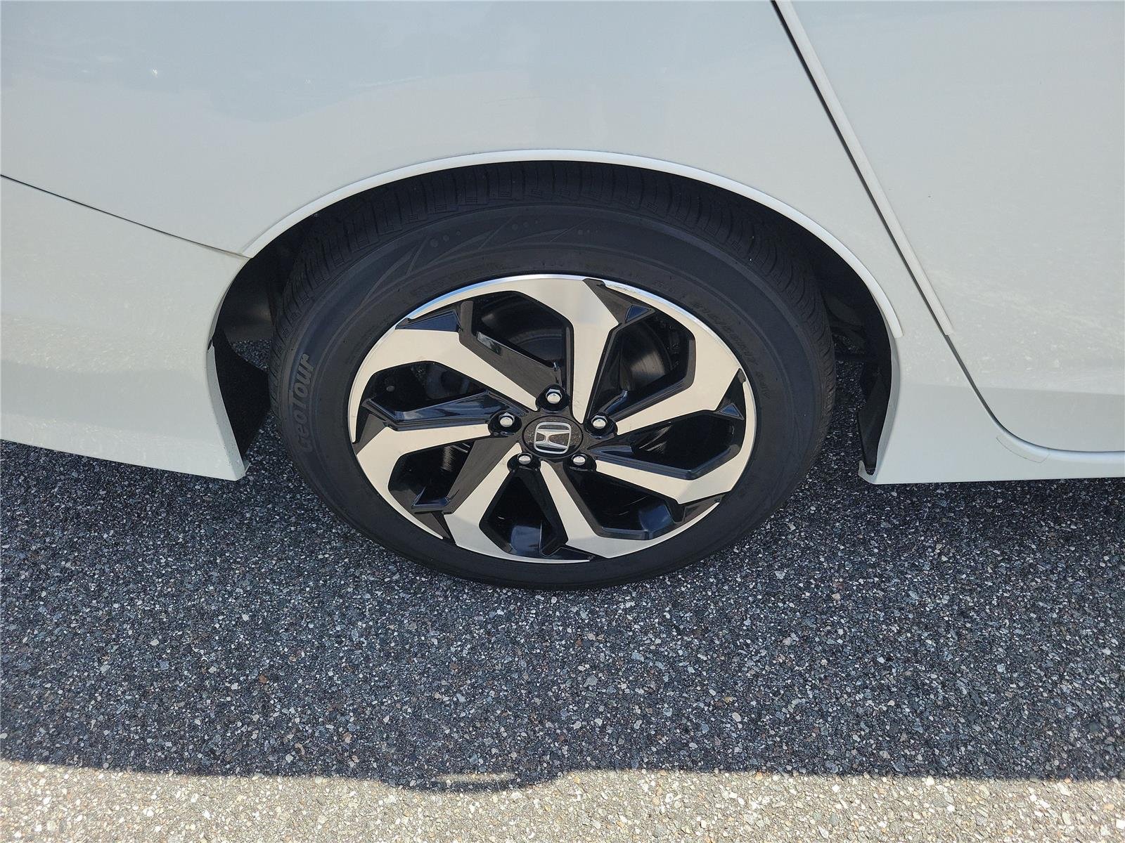 Used 2017 White Orchid Pearl Honda EX-L image 7
