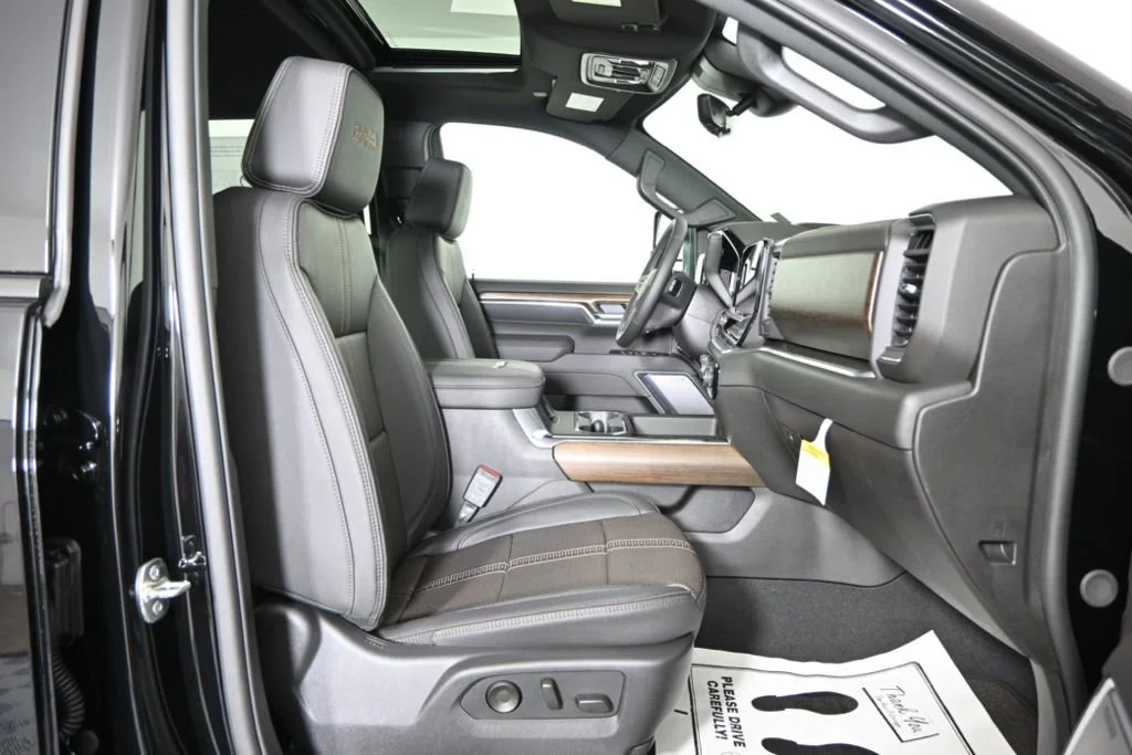 2026 Chevrolet Silverado 2500 HD High Country - Photo 14