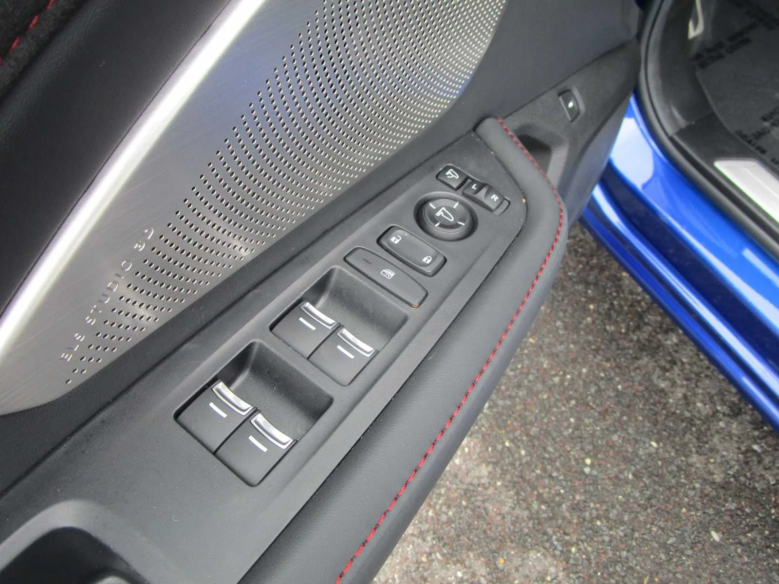 Certified Used 2025 Apex Blue Pearl Acura w/A-Spec Advance Package image 14