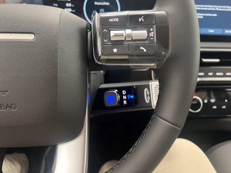 New 2027 White Hyundai SEL 8P image 23