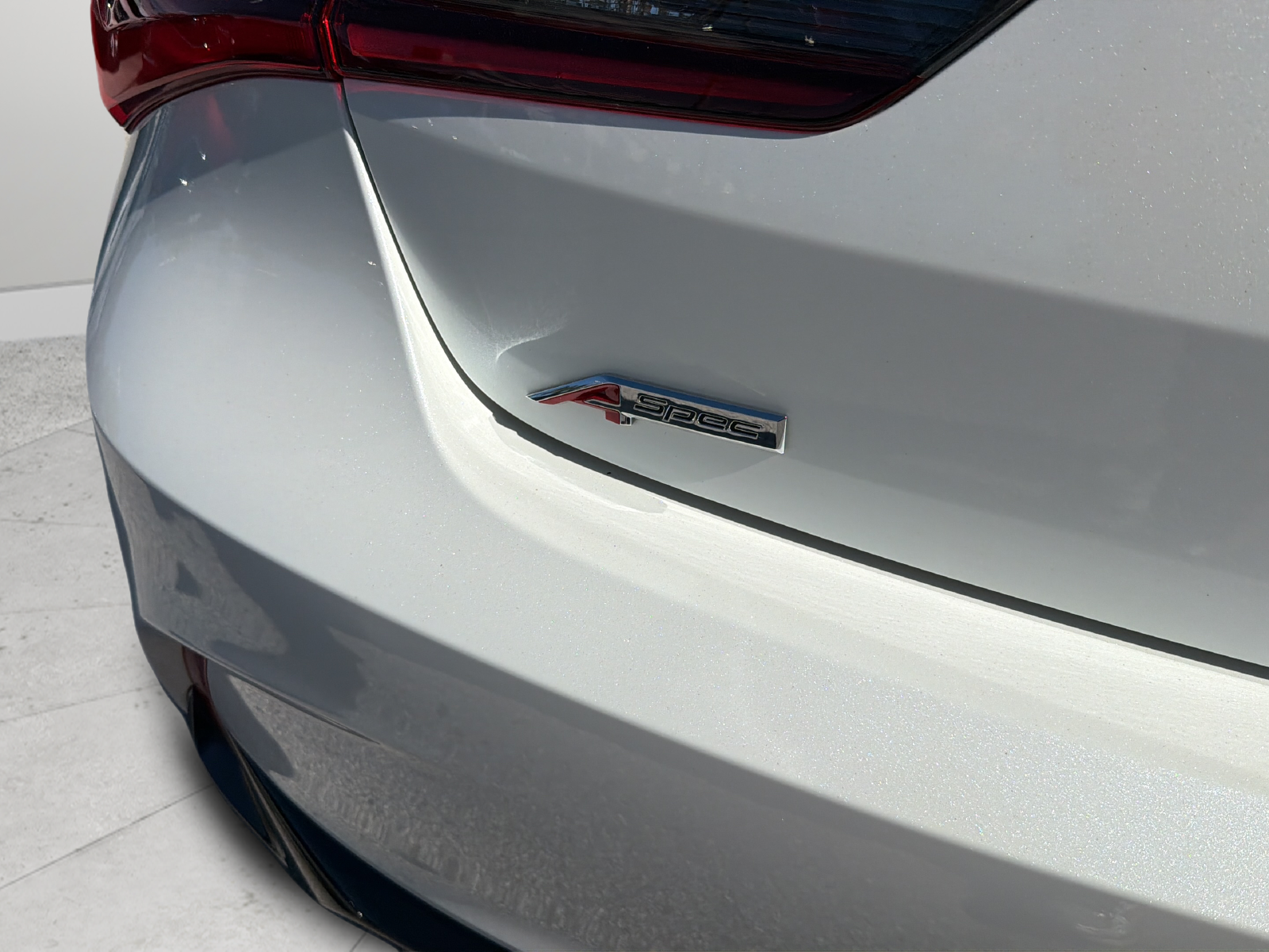 Used 2020 Platinum White Pearl Acura Premium and A-SPEC Packages image 42
