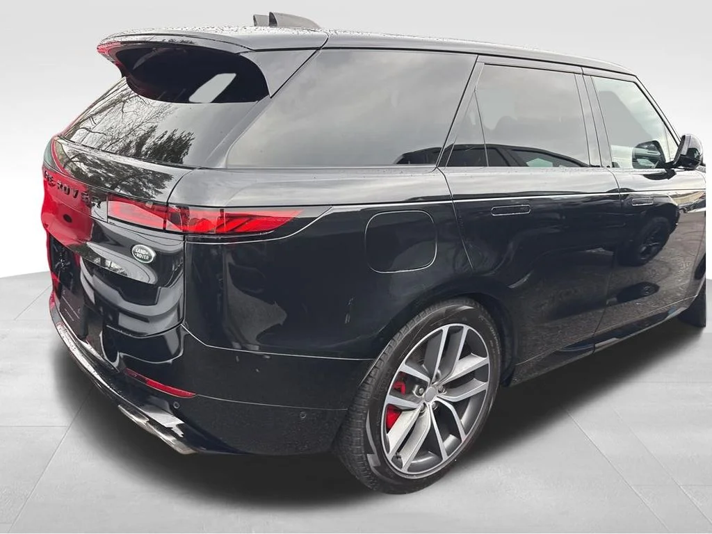 Used 2023 Black Land Rover First Edition image 9
