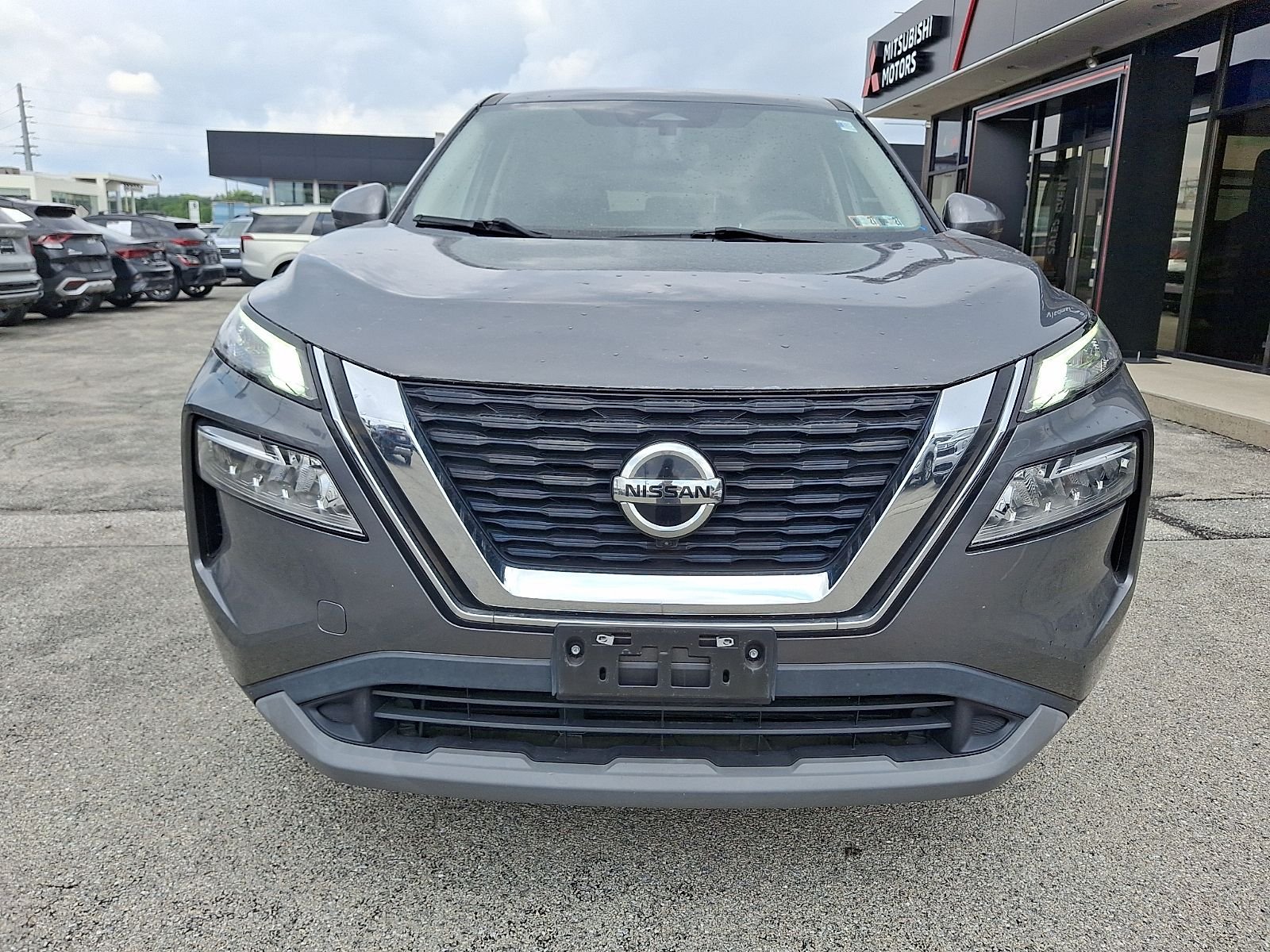 Used 2021 Gray Nissan SV image 2
