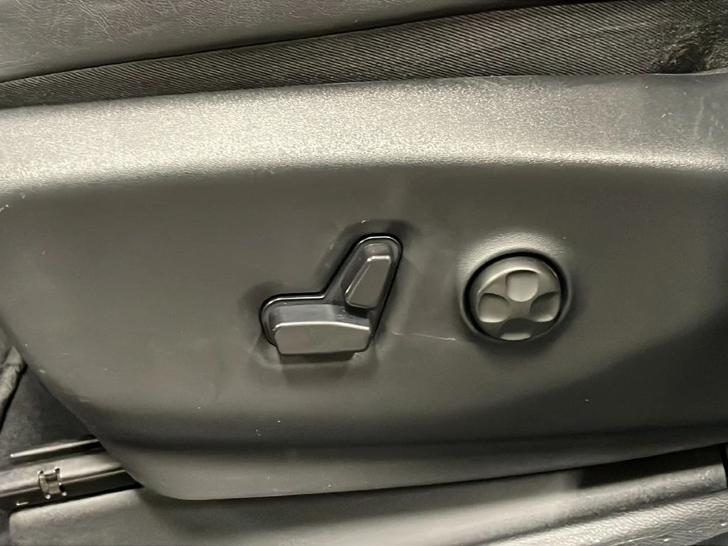 Used 2026 Black Chrysler Limited image 19