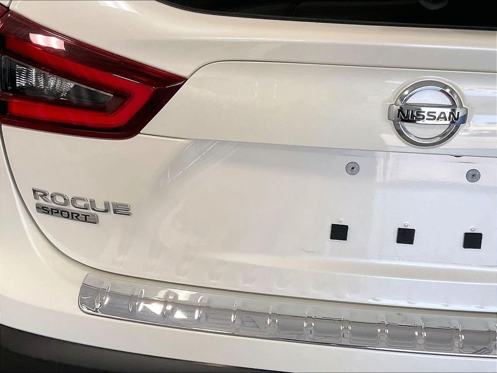 Used 2022 White Nissan SV image 28