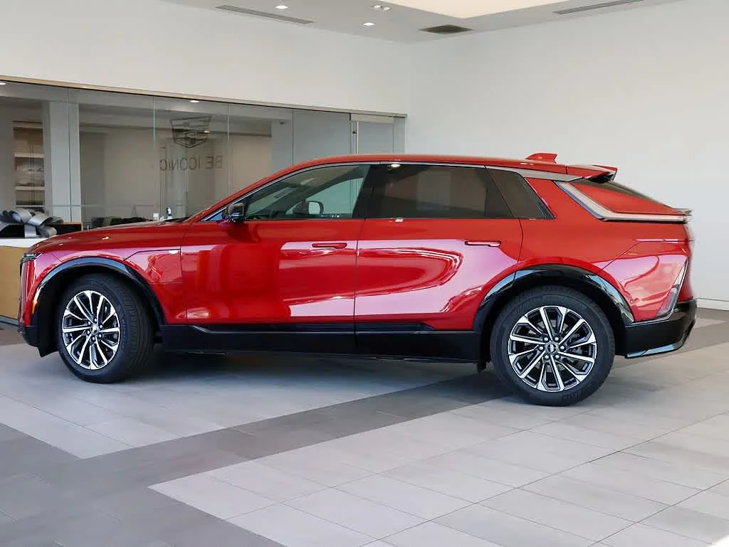 Certified 2024 Cadillac LYRIQ Sport 1 with VIN 1GYKPTRL8RZ105231 for sale in Libertyville, IL