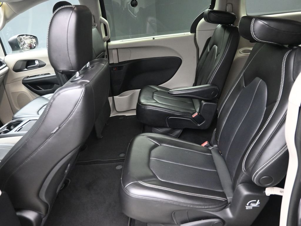 Used 2023 Black Chrysler Touring L image 12